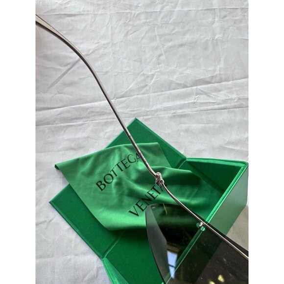 Bottega Veneta Knot Sunglasses Shiny Silver - Picture 10 of 11